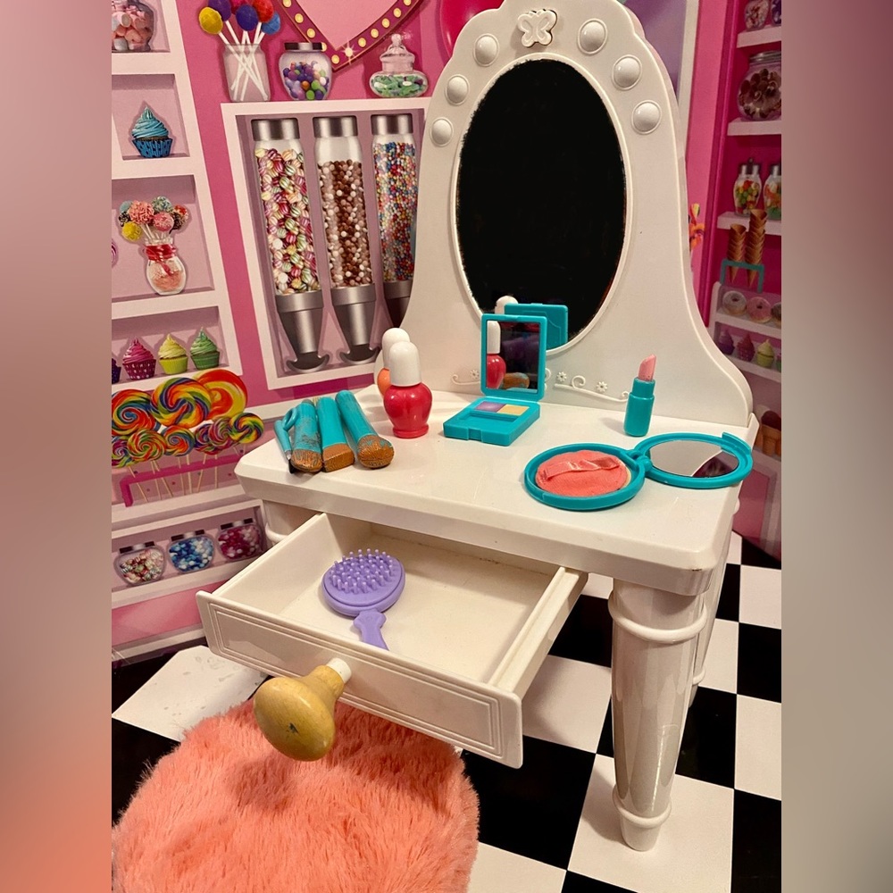 My Life As Vanity Table & Accessories